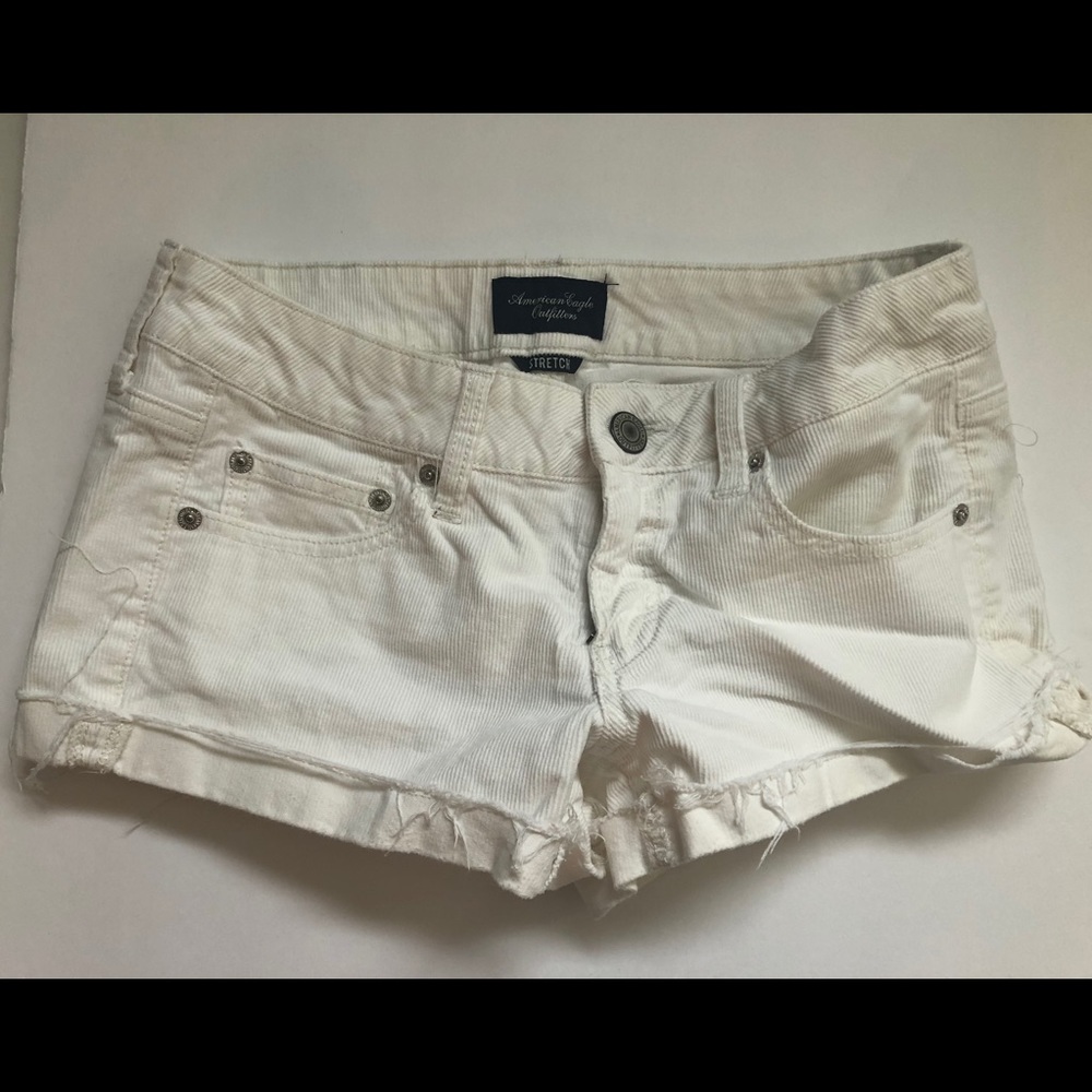 Corduroy American Eagle white shorts size 6